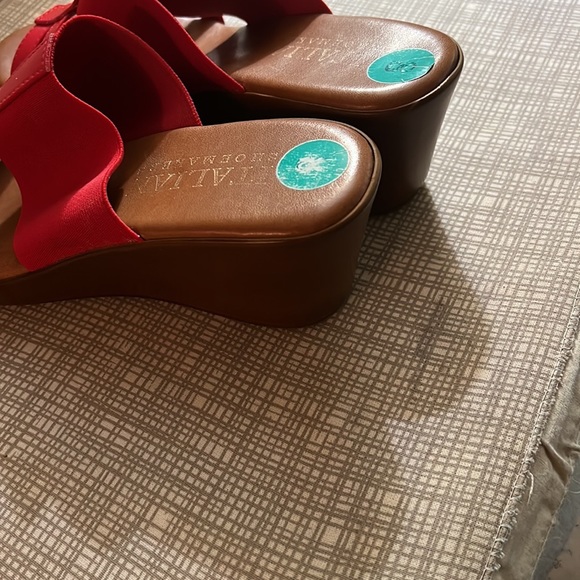 Red Italian shoemaker sandals - Picture 4 of 4